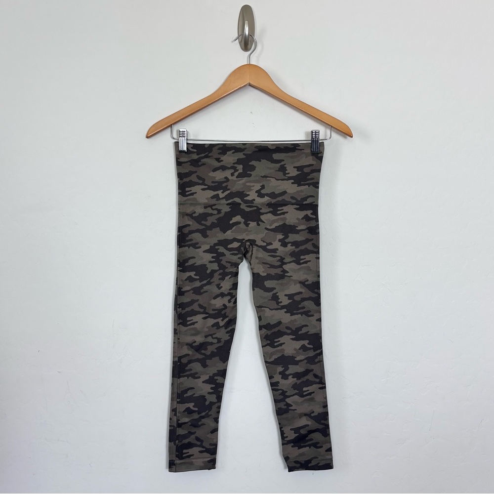 SPANX Seamless Green Camo Leggings Size M